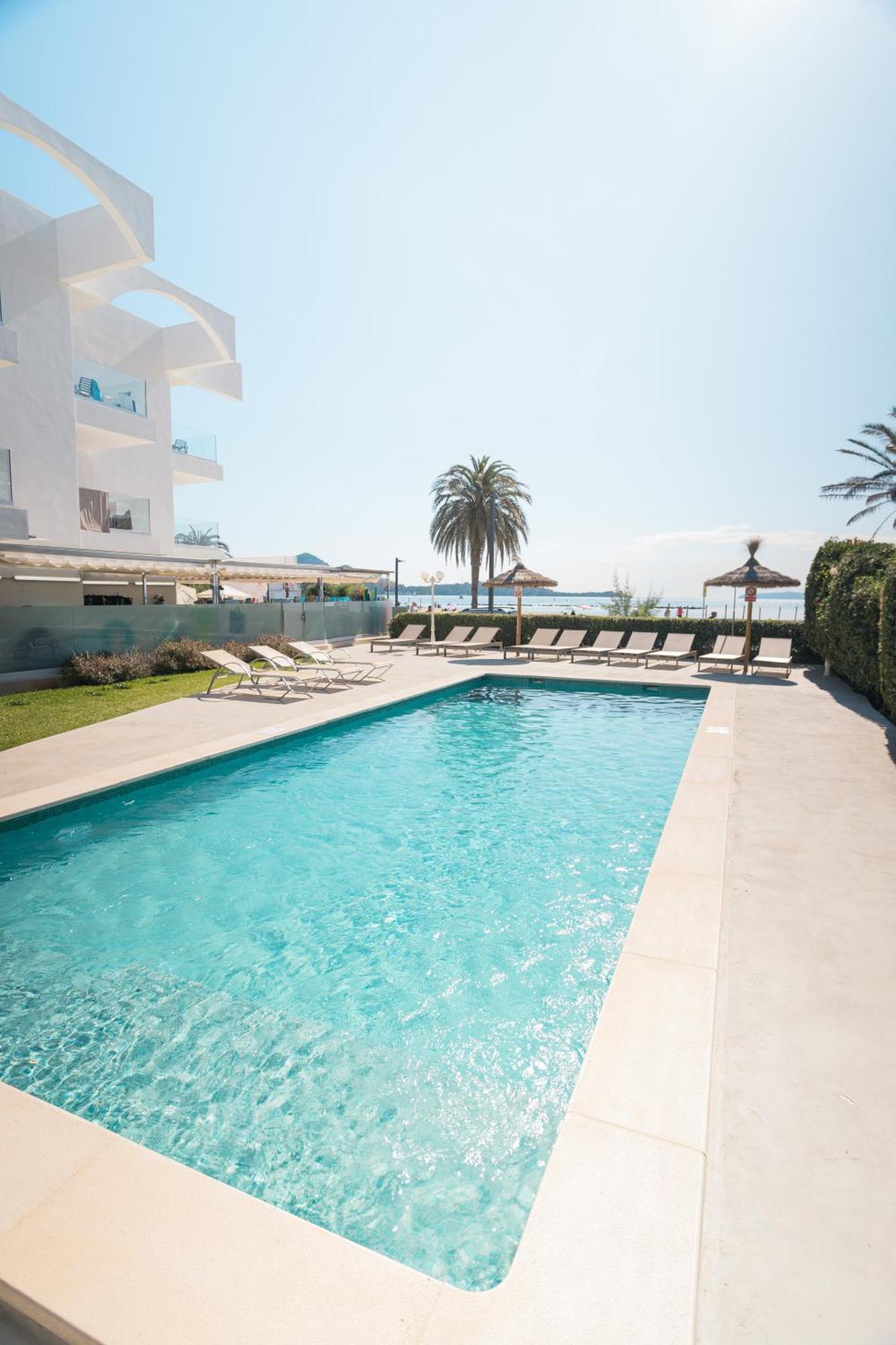 Apartamentos Bellamar Port de Pollença Buitenkant foto